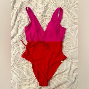 Summersalt backflip swimsuit size 4